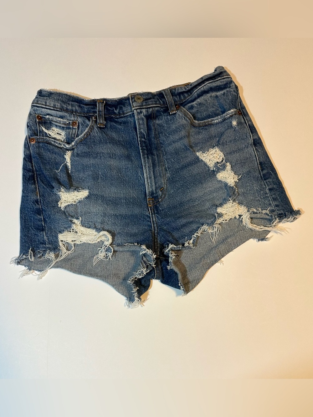 Abercrombie & Fitch Curve Love The Mom Short distressed